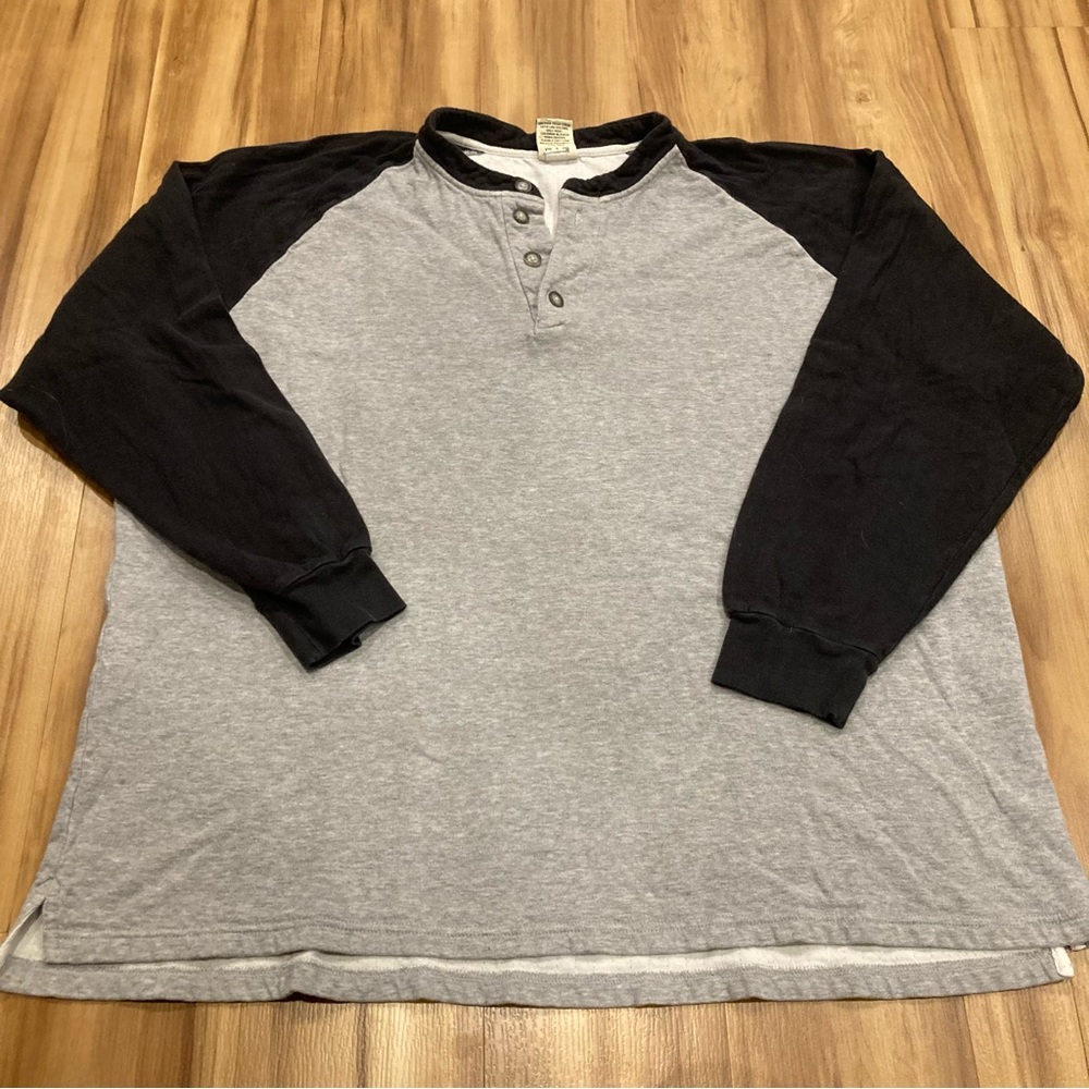 Heavy Cabela’s Gray + Black Henley Neck Long Sleeve Tee Shirt
